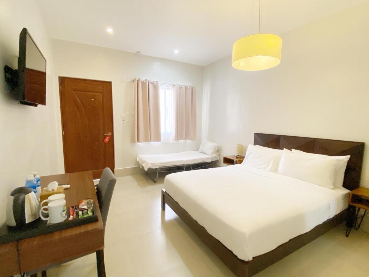 Harman Suites Moalboal Exterior photo
