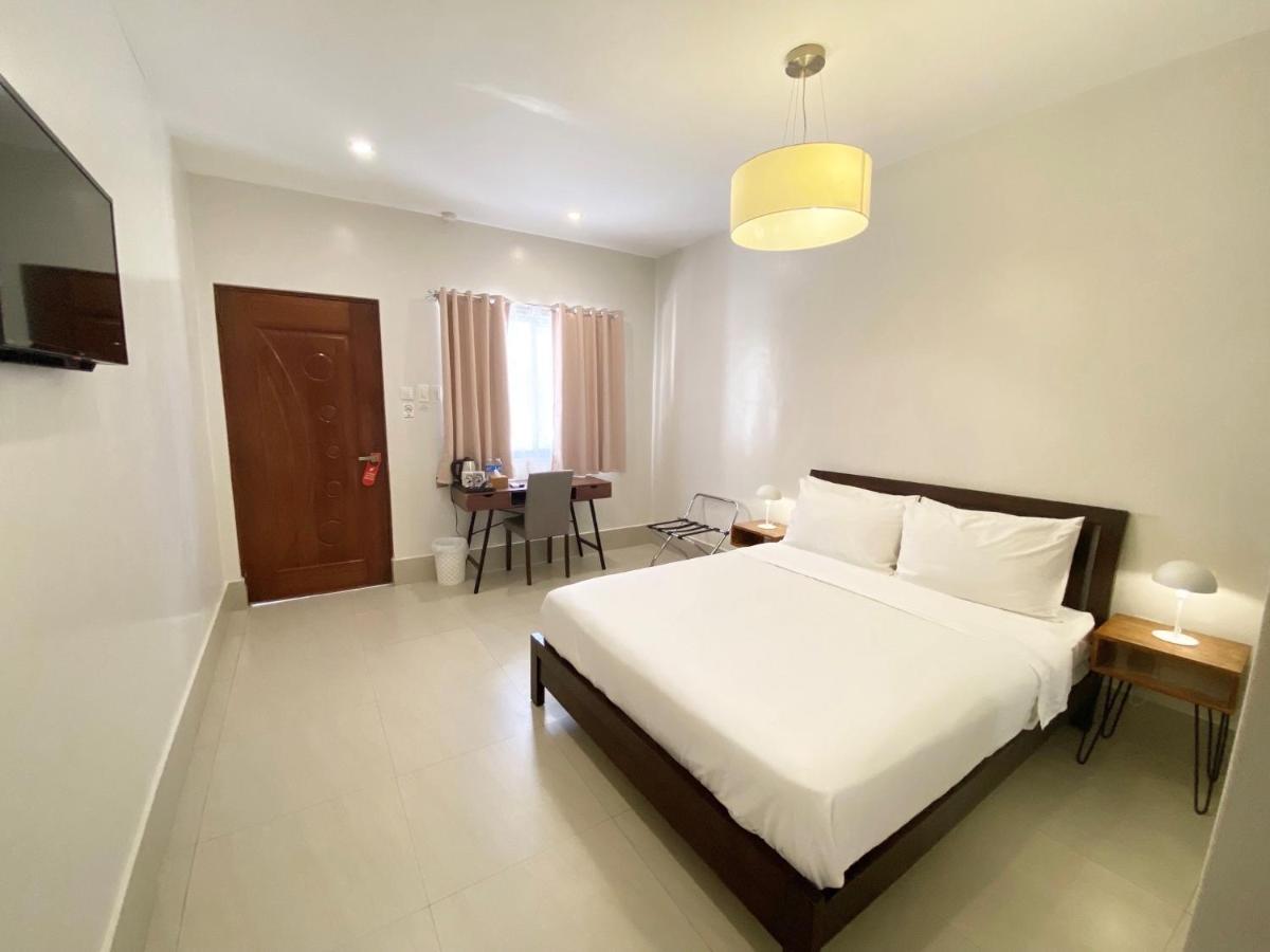 Harman Suites Moalboal Exterior photo