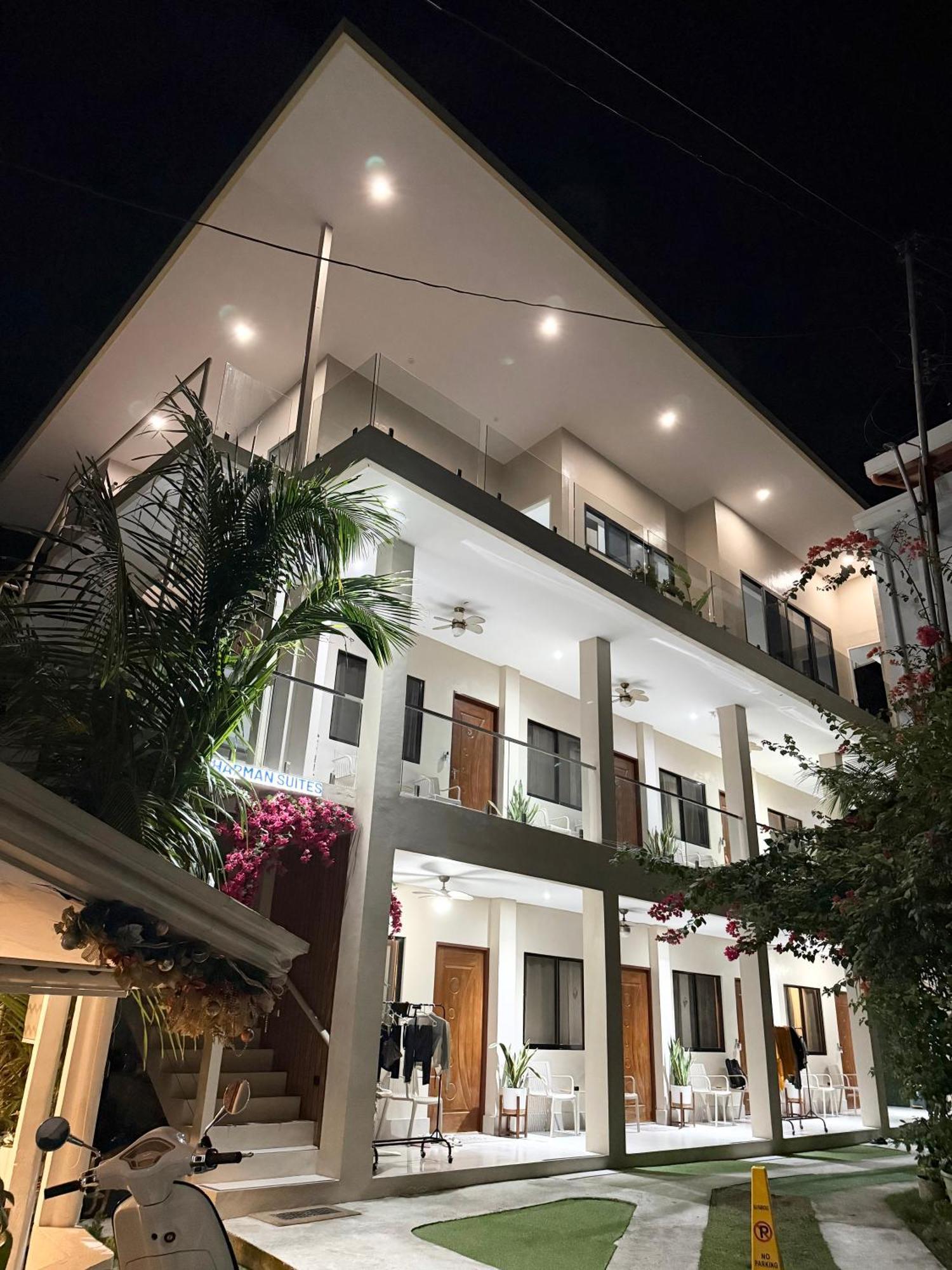 Harman Suites Moalboal Exterior photo