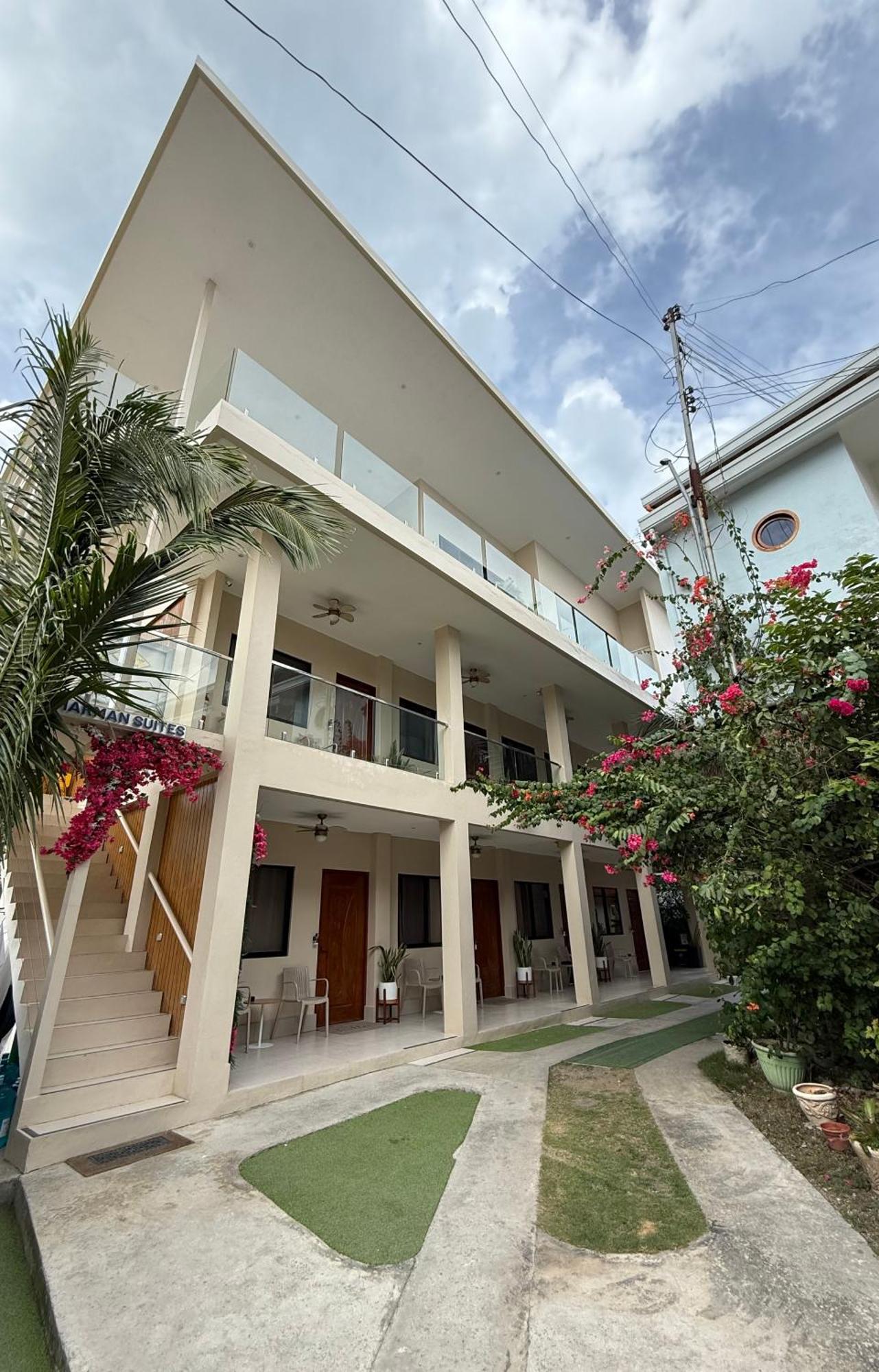 Harman Suites Moalboal Exterior photo